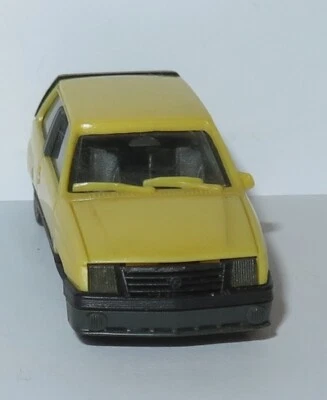 MICRO HERPA HO 1/87 OPEL CORSA SR JAUNE no box #033558 - Photo 1/4