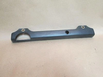 Maserati Coupe - Gransport - Riel inyector de combustible derecho / cubierta de tubo #189123 Foto 1 de 3