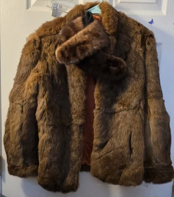 Abrigo de piel de conejo natural vintage origen Francia hecho en Corea mediano con envoltura para el cuello Foto 1 de 4