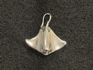 Vintage Sterling Silber Stachelrochen Anhänger 925 gestempelt Cayman - 4,5 oz - SPAREN SIE GROSS - Bild 1 von 4