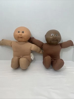 Lote de 2 muñecas prematuras Cabbage Patch Kids 1982 - afroamericanas y caucásicas Foto 1 de 4
