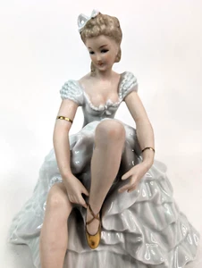 Schaubach Kunst Wallendorf Porcelain Ballet Ballerina Dancer Seated 7" Tall - Bild 1 von 12