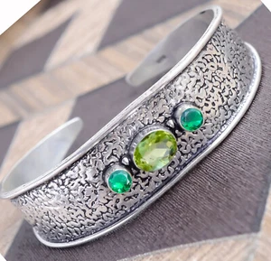 Peridot Cut, Diopside Gemstone Bracelet 925 Sterling Silver Cuff Artisan Jewelry - Picture 1 of 6