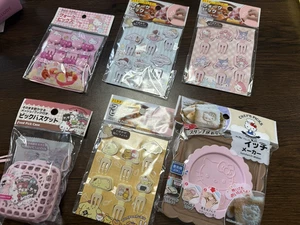 Daiso Sanrio characters sandwich maker Food Pick case Food Fork Picks 6 item set - Picture 1 of 8