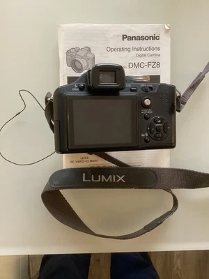 Panasonic Lumix DMC-FZ8 7.2MP Digital Bridge Camera 12x Optical Zoom.  - Image 1 of 4