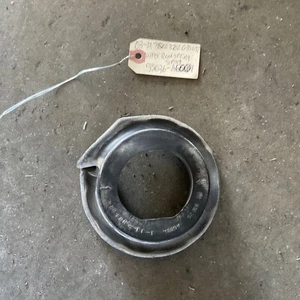 03-19 Infiniti G35 G37 Nissan 350Z 370Z Upper Rear Spring Insulator 55036-AG001 - Picture 1 of 4