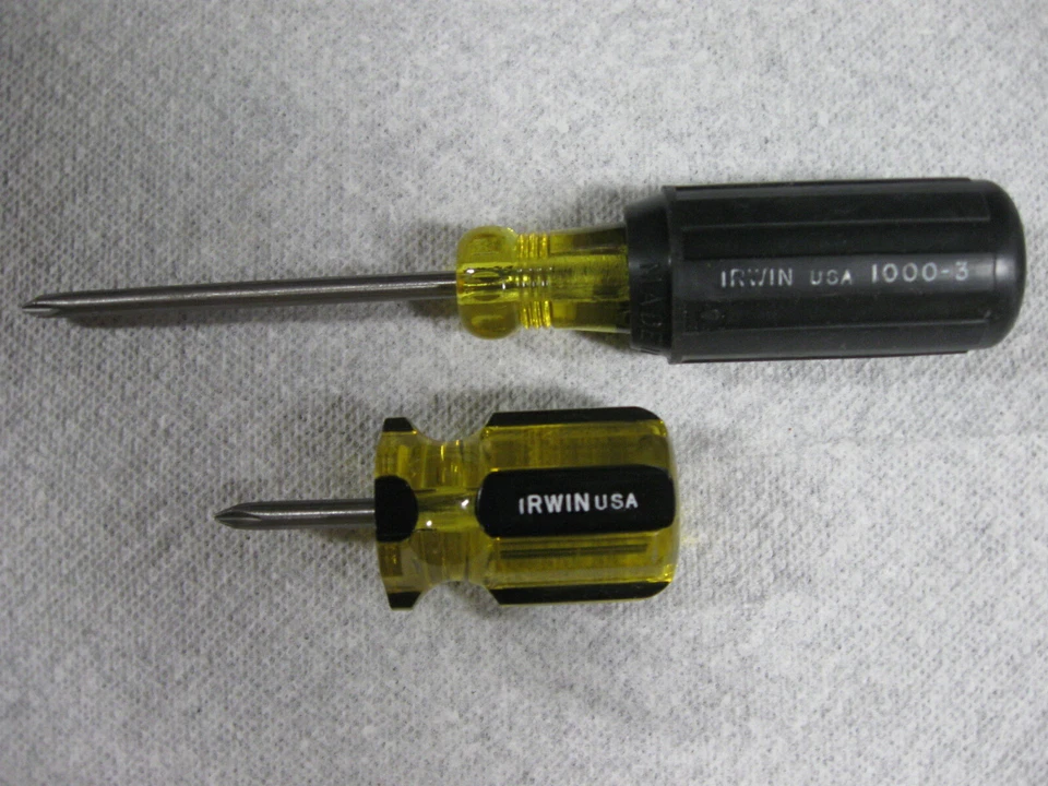 Pair of NEW Irwin Screwdrivers Both #1 Philips - Image 1 of 1
