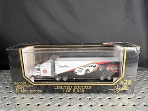 NASCAR - #28 Davey Allison - 1993 Texaco Racing - 1:64 Die Cast Transporter - Picture 1 of 10