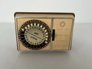 Interruptor de salida analógico temporizador programable 24 horas modelo Knight 19-55 vintage EE. UU. - Imagen 1 de 3