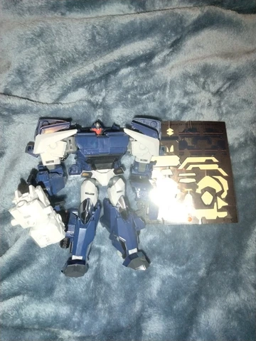 Transformers Prime Voyager War Breakdown Cover