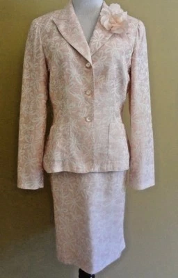 Traje Falda Noviello Bloom Rosa Algodón Jacquard 2 Piezas con Pin Floral en Talla 8 Foto 1 de 4