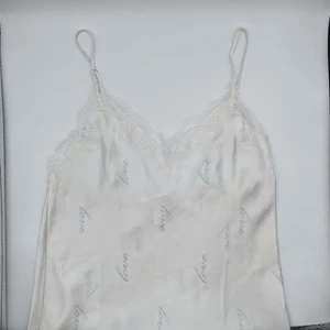 Victoria's Secret Babydoll-Schlupfkleid Nachthemd Spitze Satin weiß Braut "LOVE" klein - Bild 1 von 6