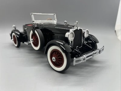 DANBURY MINT 1927 STUTZ BLACKHAWK BOATTAIL SPEEDSTER 1/24 DIECAST SCALE - Image 1 of 4
