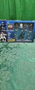 Vintage Star Wars Classic Figurines New In Package - Picture 1 of 1