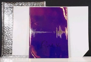 Vintage Kylie Minogue Fever 2002 UK Tour Programme Book Booklet Signed Cover - Foto 1 di 9