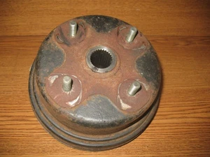 2002 YFM250 RH REAR BRAKE DRUM + PLATE YAMAHA BEAR TRACKER 250 4XE-F5310-00-00 - Picture 1 of 8