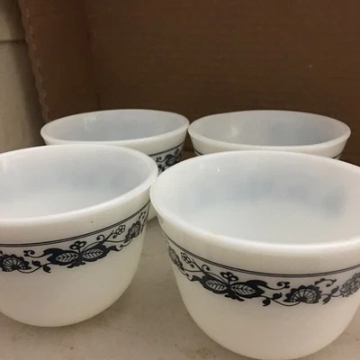 Juego de 4 tazas de té de café de vidrio con leche de cebolla azul Corning Old Town Foto 1 de 4