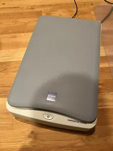 Epson Perfection 1640SU Flatbed Scanner + Film Back Light - Picture 1 of 5