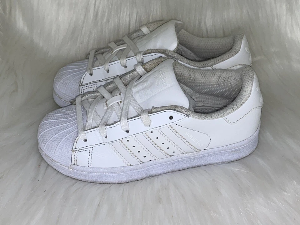 Tenis Adidas Superstar NIÑOS EE. UU. 12 K UK 11,5 K FR 30 Base Blancas #B23655 Foto 1 de 4