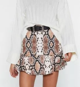 NWT NASTY GAL Snake skin Skirt Size 4 - Picture 1 of 5