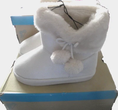 NUEVO EN CAJA $45 Botas de Nieve Blancas TALLA 10 Medianas para Niñas Pequeñas Foto 1 de 4