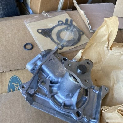 (S599) Conjunto de bomba de agua Festiva Capri genuino Ford Mercury 1988-1993 E9BZ-8501-A Foto 1 de 3