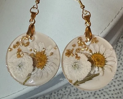 Gold And Cream Dried Daisy Resin Earrings  - Image 1 of 4