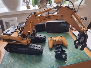 RC Schaufelbager - Bild 1 von 9