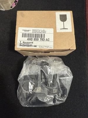 2011-2019 PORSCHE 911 CAYENNE - Front LEFT DOOR Control Module OEM 4H0959793AC - Image 1 of 3