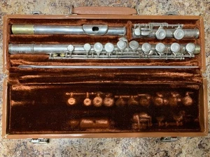 Artley 18-0 "C" Flute Nickel Silver -Nogales ARIZ USA With Case - Picture 1 of 7