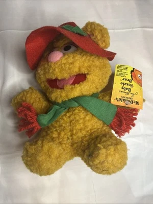 Brinquedo de pelúcia McDonald's 1987 Jim Henson bebê urso Fozzie com etiquetas vintage Muppets - Imagem 1 de 4