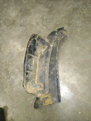 1985-1986 HONDA TRX125 FOURTRAX OEM ПОДДЕРЖКА ПЕРЕДНЕГО ВНУТРЕННЕГО КРЫЛА TRX125 125 - Изображение 1 из 4