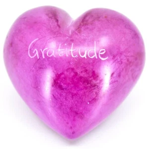 Vaneal Group Hand Carved Soapstone 2-Sided "Gratitude" Fuchsia Heart Paperweight - Imagen 1 de 5