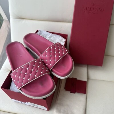 Сандалии-шлепанцы Valentino GARAVANI розовые рок-гвоздики размер 38 белые  - Изображение 1 из 4