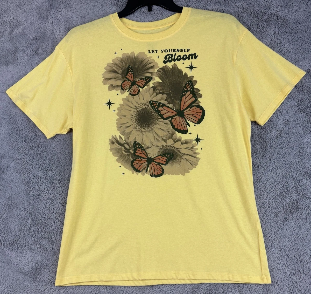 Life Is Good Women's Crusher Tee - Flow Flower Tall Flag Graphic T-Shirt