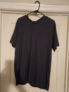 Marc Anthony Luxury Men's Size Medium Two Button Short Sleeve Black Tee Shirt - Picture 1 of 3