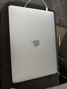 Apple MacBook Air 13 Zoll - Bild 1 von 3