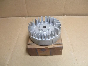 NOS Briggs & Stratton Schwungrad 296884 - Bild 1 von 4
