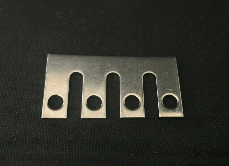 (1x) 4 Position Single Row Terminal Block Side Jumper - 0.375" Centers - 300U04 - Image 1 of 1