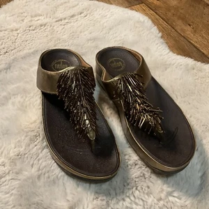 FitFlop Gold Cha Cha Perlen Wackelbrett Flip Fit Flop Sandalen Damengröße 7 Met - Bild 1 von 10