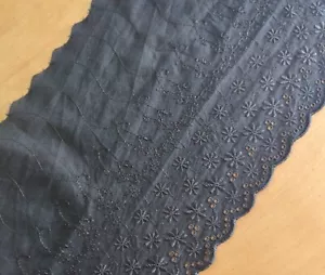 4 Yards 7.5" Wide Eyelet Cotton Lace with Embroidered Flower Black b0422 - Picture 1 of 2