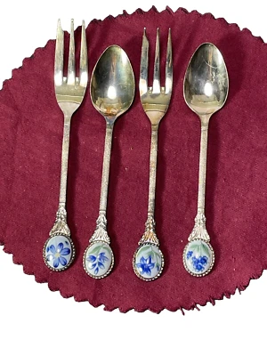 18 Lot -12 Demitasse Spoons & 6 Hor D'oeuvres Forks Porcelain Blue White Floral - Image 1 of 4