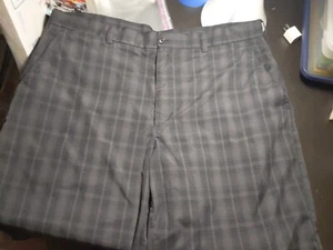 Men's Golf Shorts Casual Ben Hogan Golf Collection Black Gray Plaid Size 38 - A1 - Picture 1 of 4