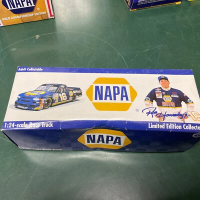 Camión de carreras Chevy de acción 1/24 #16 Ron Hornaday Jr Napa edición limitada Foto 1 de 4