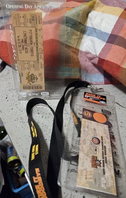 Lot Final Game Pittsburgh Pirates Three Rivers Stadium & 1st @PNC Park 2000-2001 - Image 1 of 4