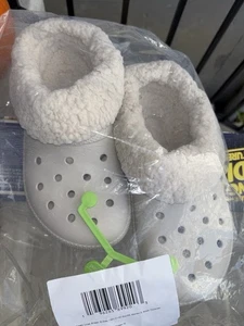 Blitzen forrados clásicos de cocodrilo para adultos: dice gris claro pero se parecen más a bronceado - Imagen 1 de 3