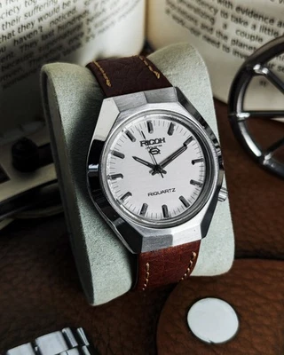 Cuarzo Ricoh vintage - 572004 - esfera blanca - 1974 JDM Foto 1 de 4