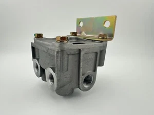 R12 Relay Valve Vertical & Horizontal Delivery Ports Ref 065303, 170.065303 - Picture 1 of 10