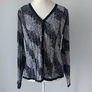 VERGE Women's Top Size M - black and white snap front blouse - Picture 1 of 6