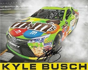 HANDSIGNIERT 2015 Kyle Busch #18 M&Ms Crispy Racing CHAMPIONSHIP SEASON (Joe Gibb - Bild 1 von 1